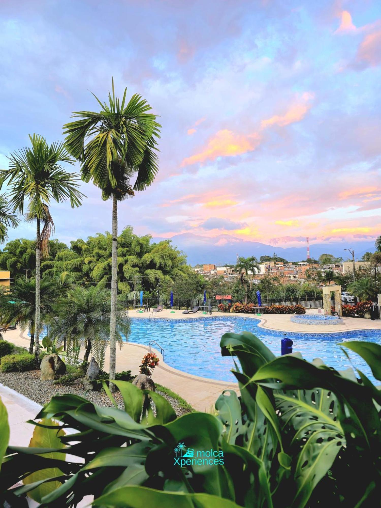 Apartamento Privado Vacacional A 5M Del Aeropuerto, 20 Minutos Del Parque Del Cafe Y Centro De Armenia Con 4 Piscinas, 3 Jacuzzi, Sauna By Molca Xperiences 3H Luaran gambar