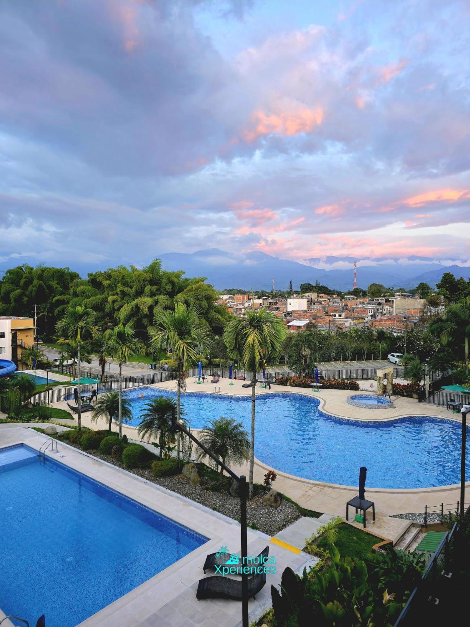 Apartamento Privado Vacacional A 5M Del Aeropuerto, 20 Minutos Del Parque Del Cafe Y Centro De Armenia Con 4 Piscinas, 3 Jacuzzi, Sauna By Molca Xperiences 3H Luaran gambar