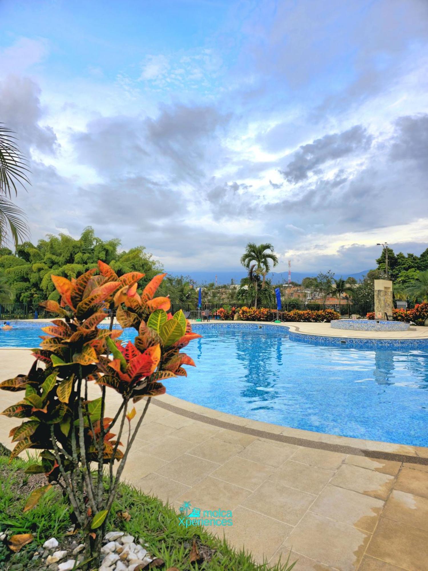 Apartamento Privado Vacacional A 5M Del Aeropuerto, 20 Minutos Del Parque Del Cafe Y Centro De Armenia Con 4 Piscinas, 3 Jacuzzi, Sauna By Molca Xperiences 3H Luaran gambar