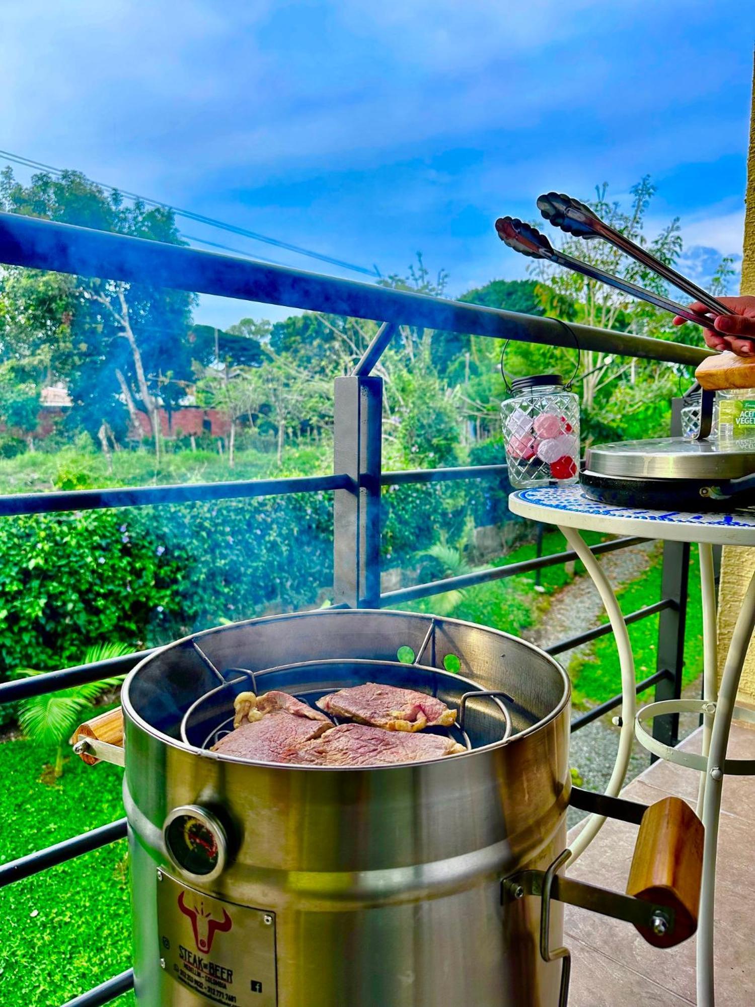 Apartamento Privado Vacacional A 5M Del Aeropuerto, 20 Minutos Del Parque Del Cafe Y Centro De Armenia Con 4 Piscinas, 3 Jacuzzi, Sauna By Molca Xperiences 3H Luaran gambar