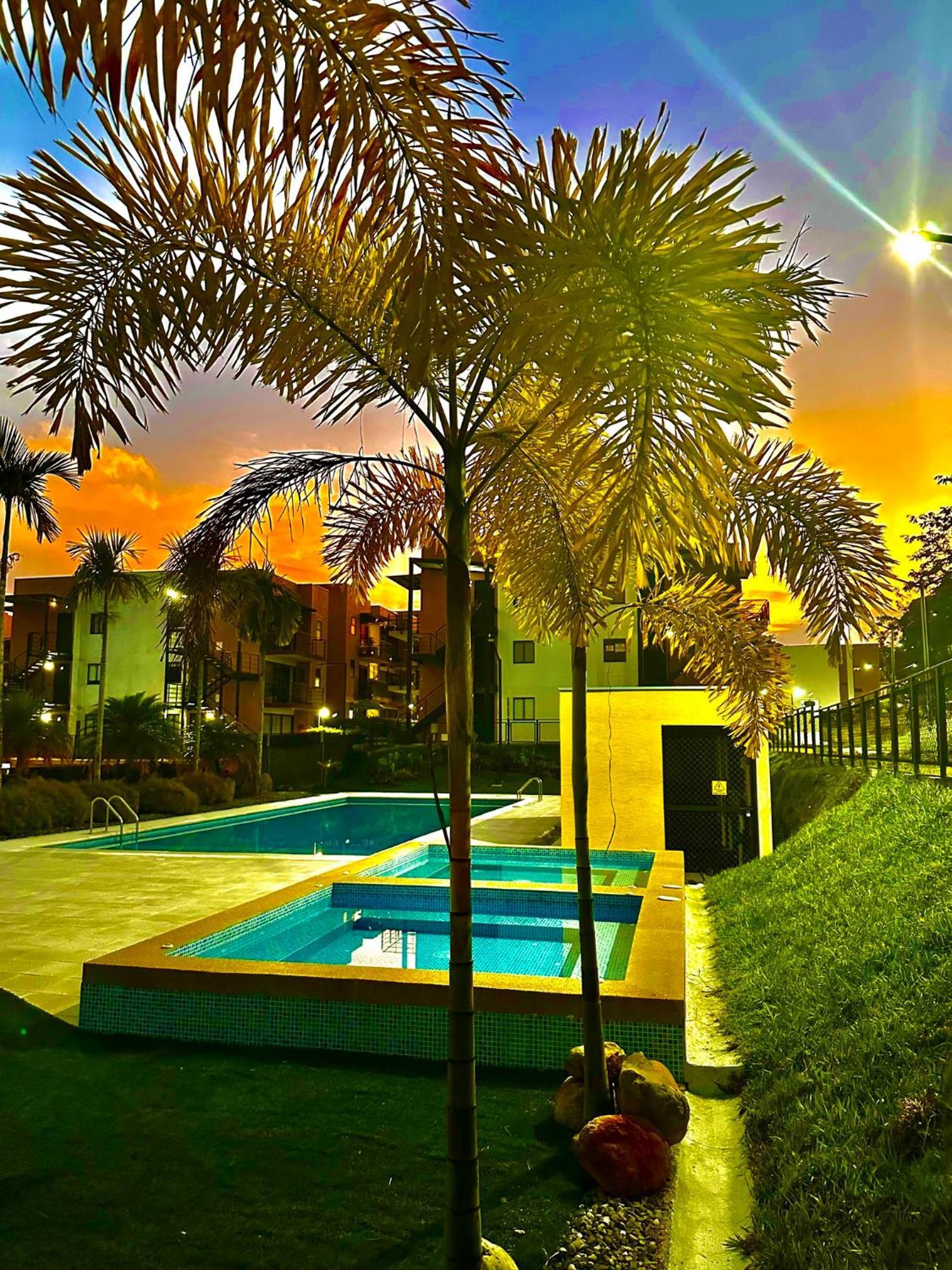 Apartamento Privado Vacacional A 5M Del Aeropuerto, 20 Minutos Del Parque Del Cafe Y Centro De Armenia Con 4 Piscinas, 3 Jacuzzi, Sauna By Molca Xperiences 3H Luaran gambar